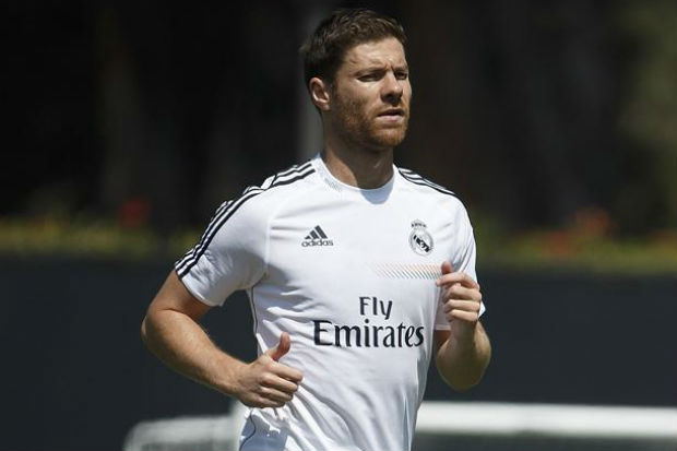 Xabi Alonso absen di...