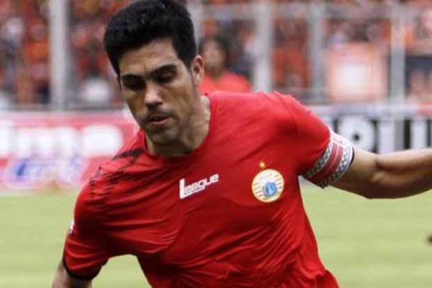 Lawan Ajax, Persija...