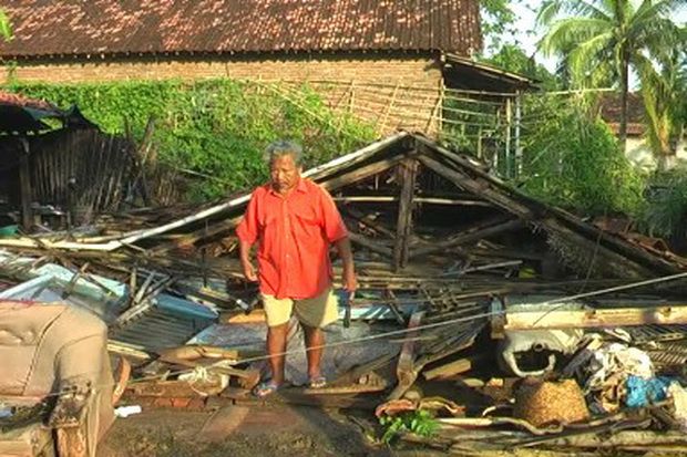 Puluhan rumah di Pekalongan...