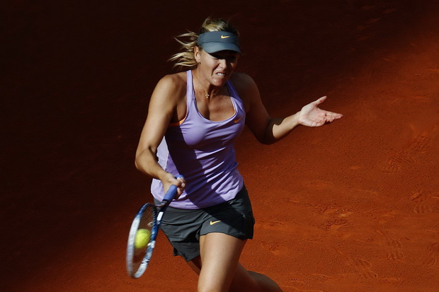 Sharapova rebut trofi...