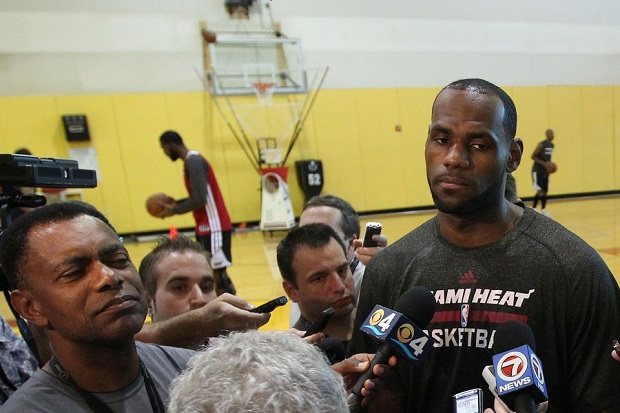 LeBron larang keluarga...