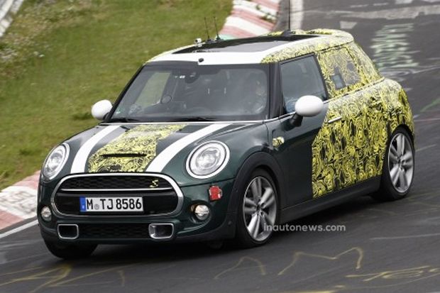 Mini siapkan Cooper...