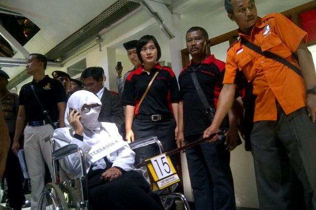 Lasmaria masih kesal...