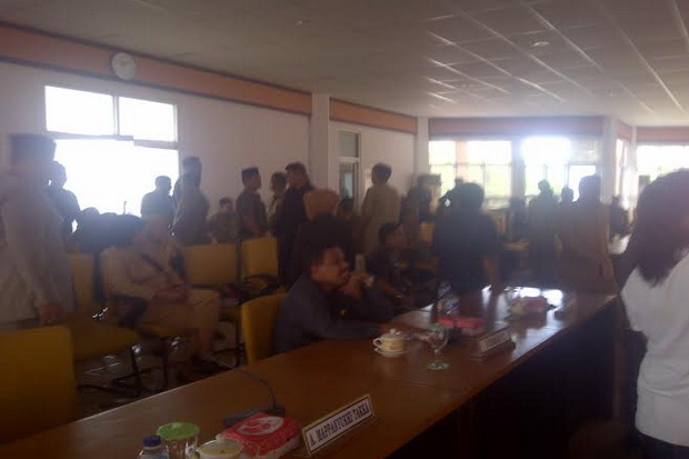 Sidang Paripurna DPRD...