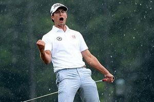 Adam Scott simpan rahasia...