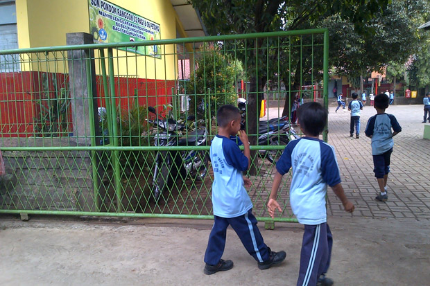 SDN 06 kirim penjaga...