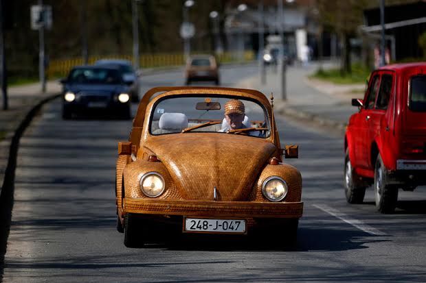 VW Beetle Berselimut...