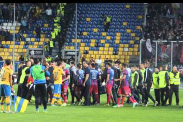 Pemain Steaua Bucharest...