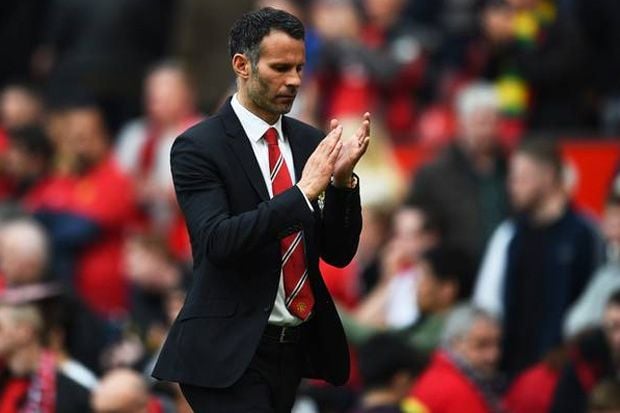 Giggs Resmi Gantung...
