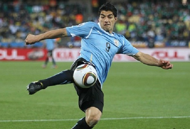 Cedera Lutut, Suarez...