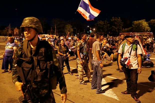 Dunia Kutuk Kudeta Militer...