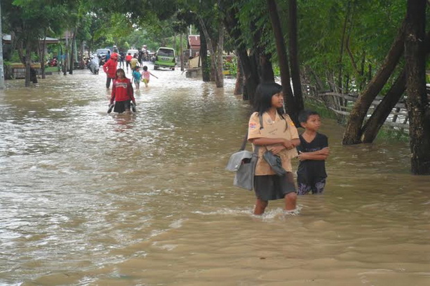 Hujan Semalam, Jalan...