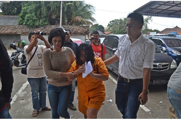Jual Karyawati ke Hidung...