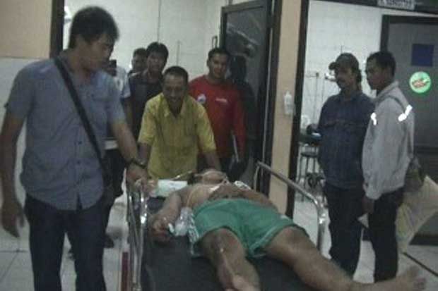 Bawa Bom, Perampas Motor...