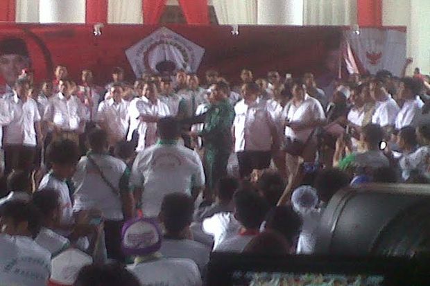 Prabowo Sambut Dukungan...