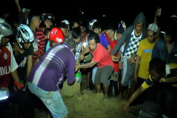 Makam Dibongkar, Mayat...