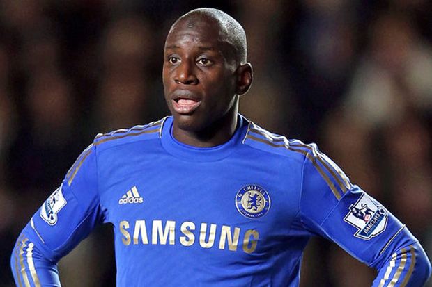 Demba Ba Curi Perhatian...