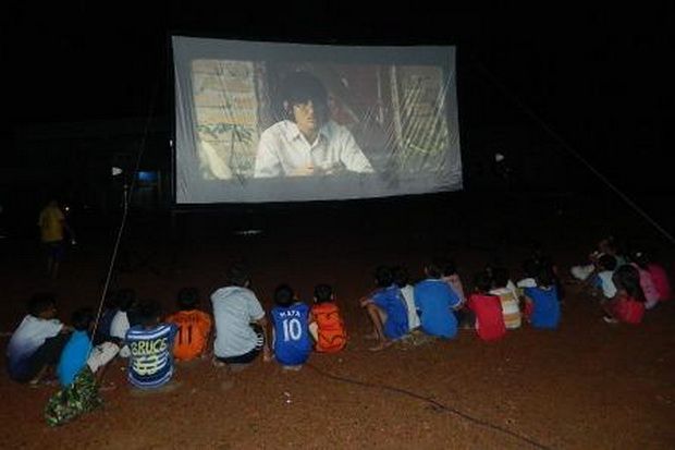 Mobil Bioskop Keliling...