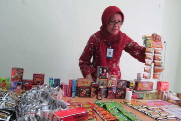 4 Truk Obat Kuat Ilegal...