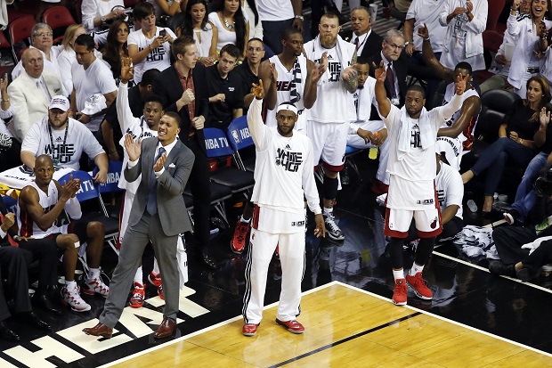 LeBron Serang Balik...