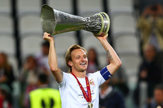 Rakitic Diincar Tiga...