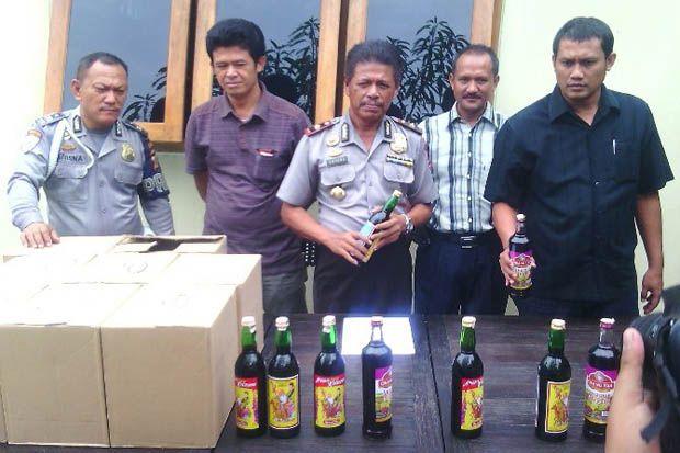 Ratusan Botol Miras...