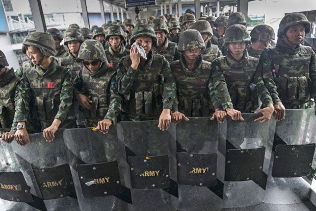 Darurat Militer Tunda...