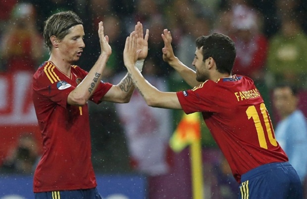 Torres Senang Fabregas...