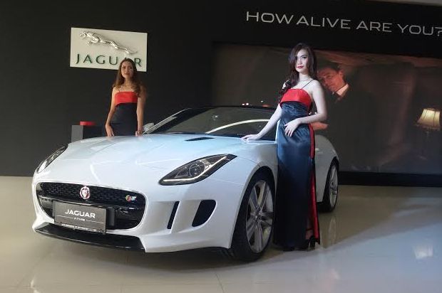 Jaguar F-Type Coupe...