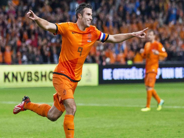 Van Persie Pastikan...