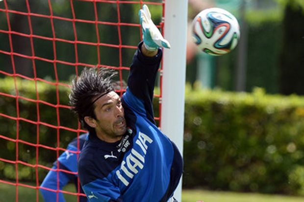 Buffon Sanggup Bermain...