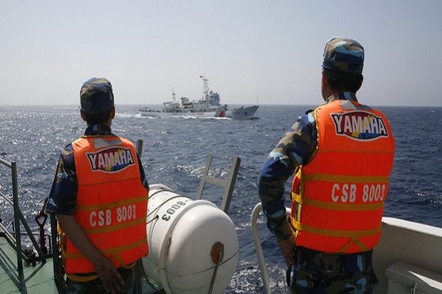 Kapal Vietnam Tabrak...