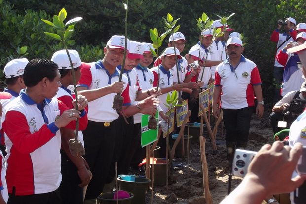 Semen Indonesia Hijaukan...
