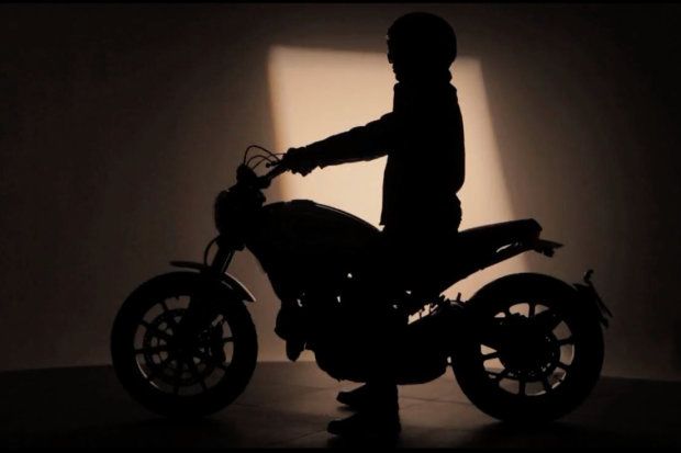Ducati Scrambler Perlahan...