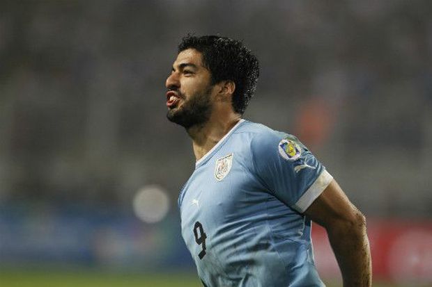 Cedera Lutut Suarez...