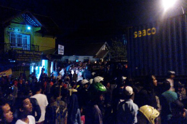 Bus Rombongan TK Terguling...