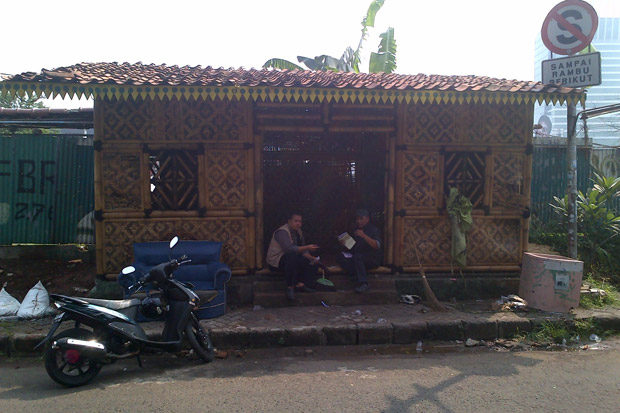 Ditebas Pedang 1 Meter,...