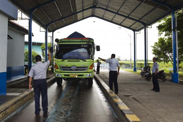 Jembatan Timbang Selama...