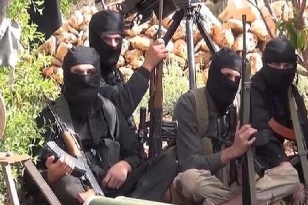 Bergaya Boyband, Militan...