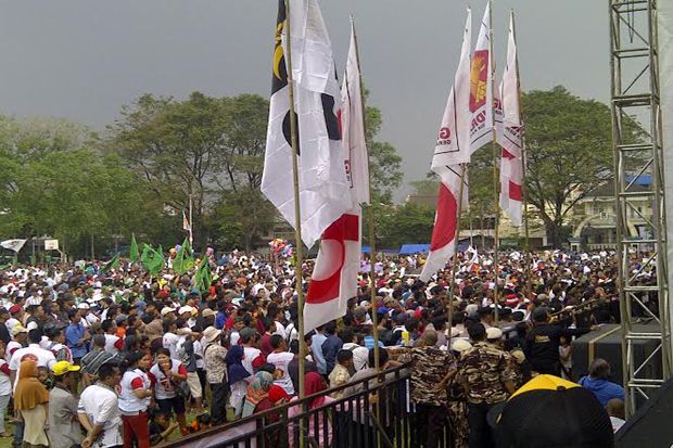 Pendukung Prabowo-Hatta...