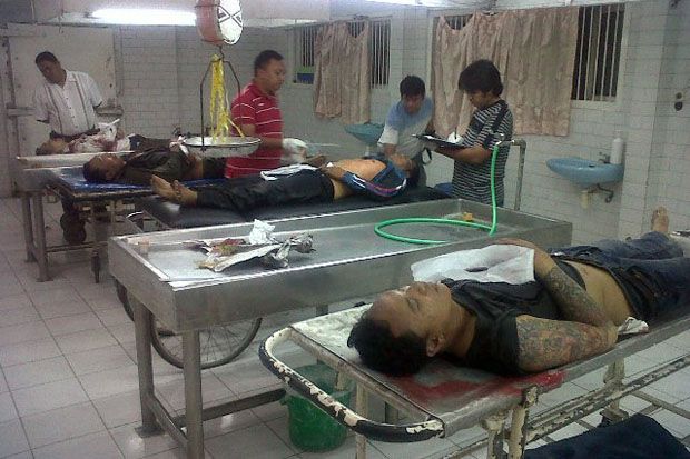 Empat Perampok Bank...