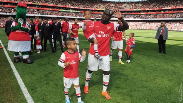 Sagna Resmi Merapat...