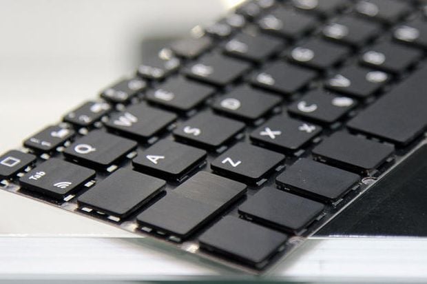 Keyboard Super Tipis...