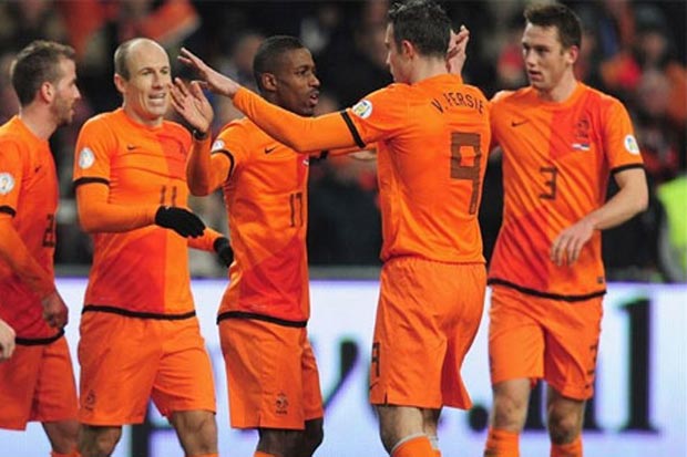 Babak Pertama, Belanda...