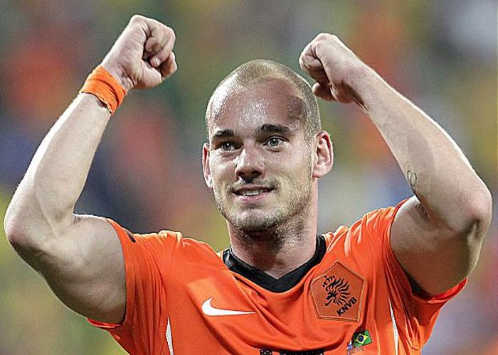Sneijder Tampil 100...