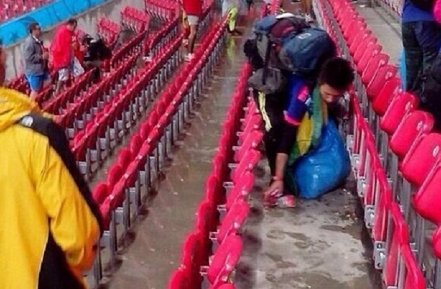 Fans Jepang Jadi Pemulung...