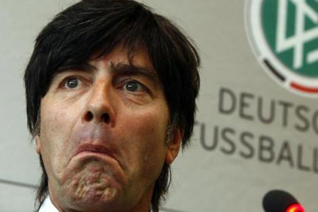 Usai Dibantai, Loew...