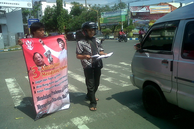 Pendukung Prabowo-Hatta...
