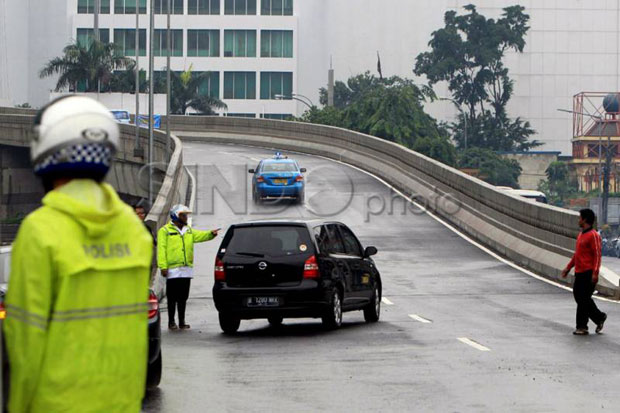 Jalan MH Thamrin Ditutup,...