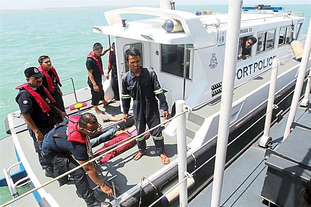 Tragedi Perahu Berturut-turut,...